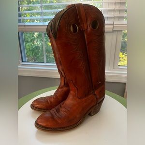 Vintage Women’s Cowboy Boot from Acme Boot in Size 7.5.
